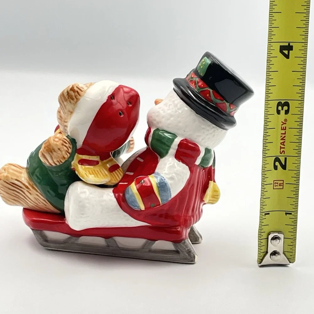 Vintage 1998 FIGI Graphics Sledding Snowman Teddy Bear Figurine‎ Christmas